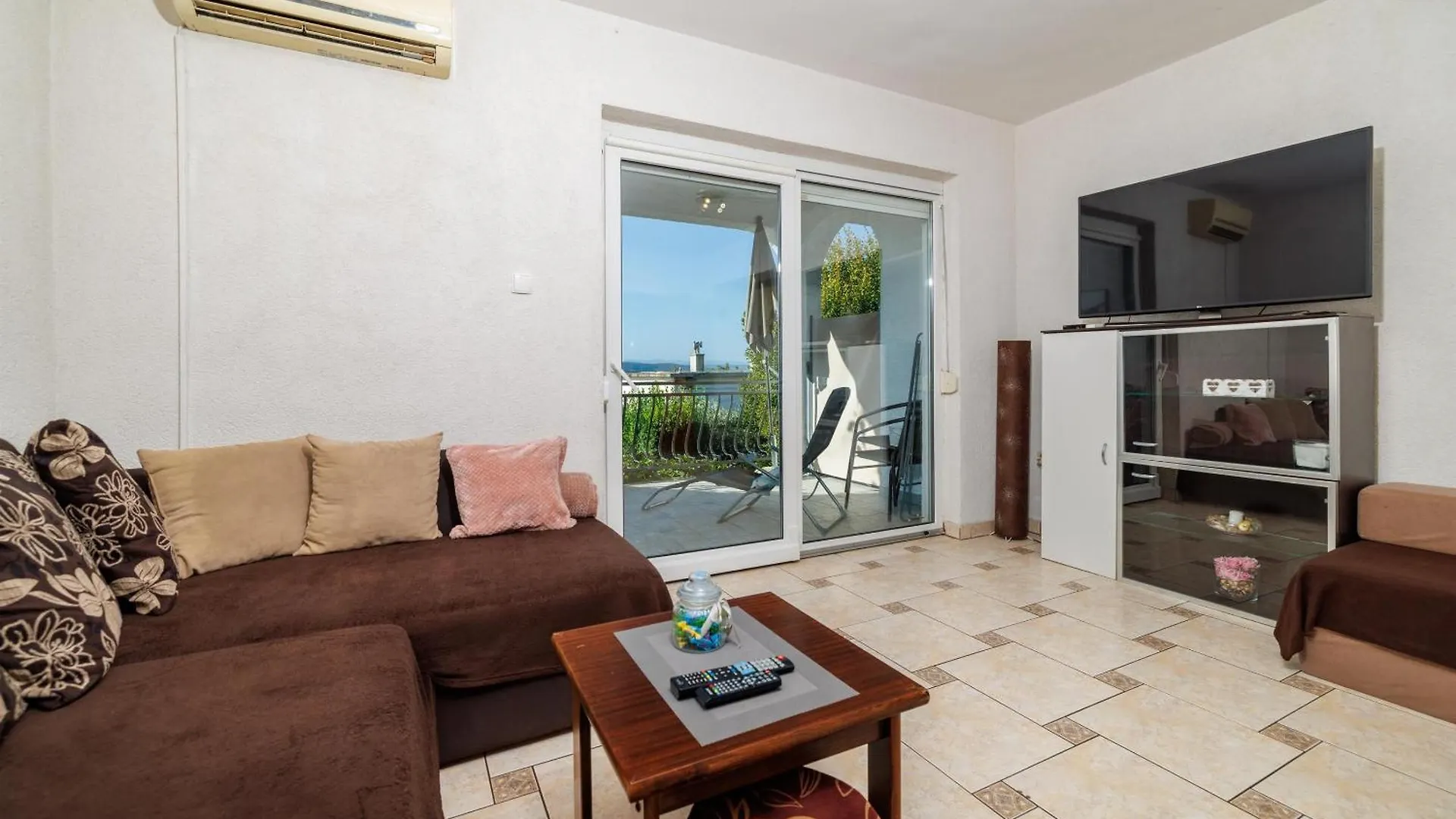 Apartments Buneta Crikvenica 0*,